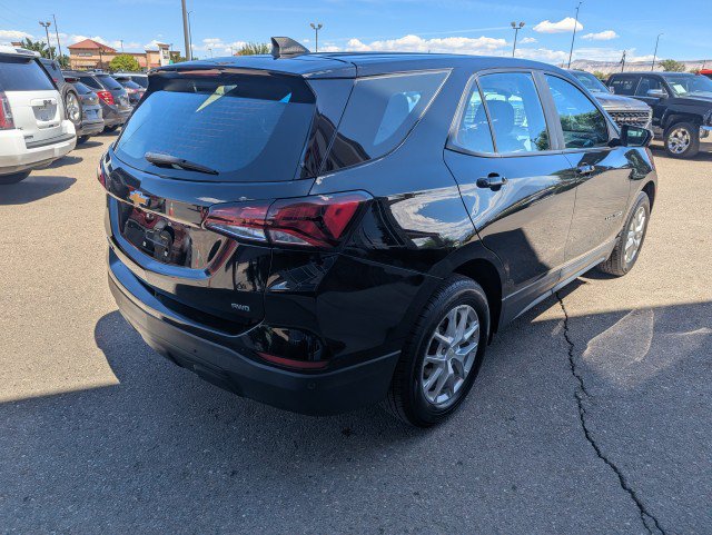 Used 2022 Chevrolet Equinox LS AWD/4WD image 5