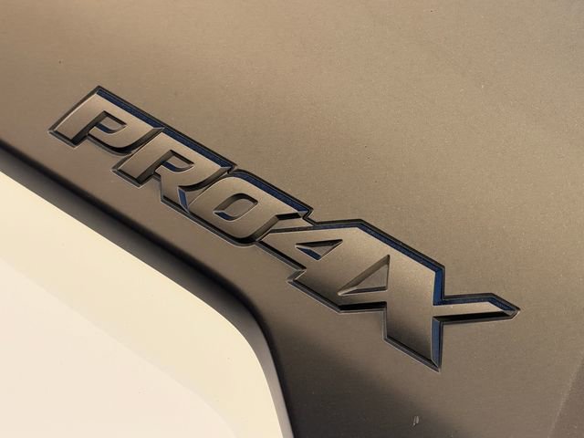 Used 2023 Nissan Titan PRO-4X w/ Pro-4x Convenience Package AWD/4WD image 10