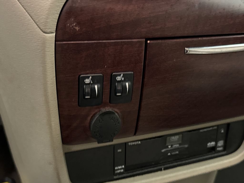 Used 2013 Toyota Sienna Limited w/ Premium Pkg FWD image 32