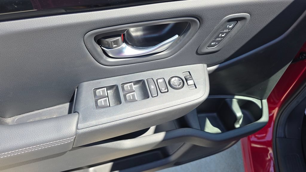 Certified 2025 Honda Pilot Touring image 26