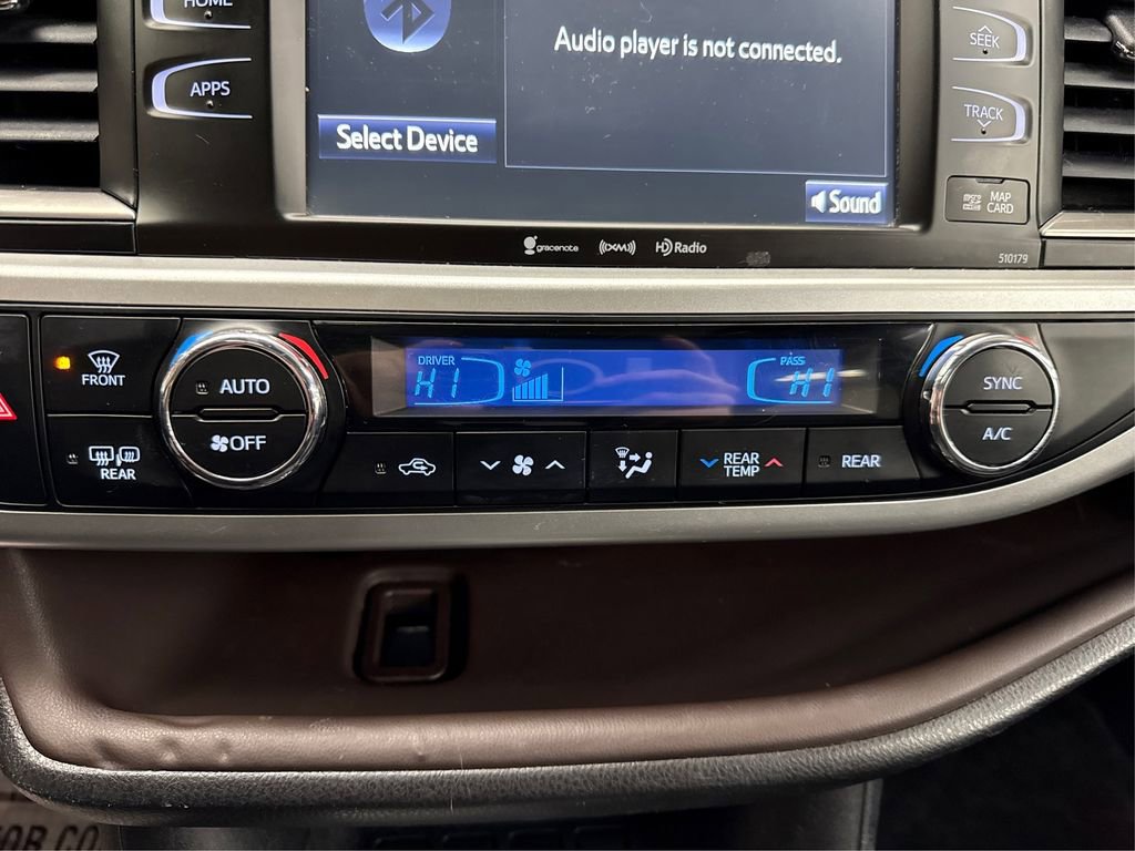 Used 2017 Toyota Highlander XLE w/ Carpet Mat Package image 33