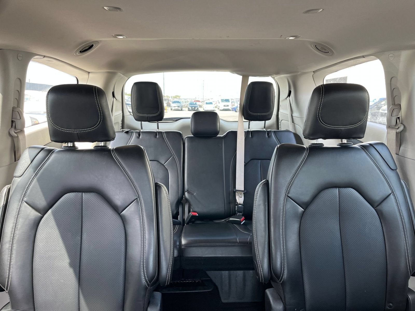Used 2024 Chrysler Pacifica Touring-L FWD image 36