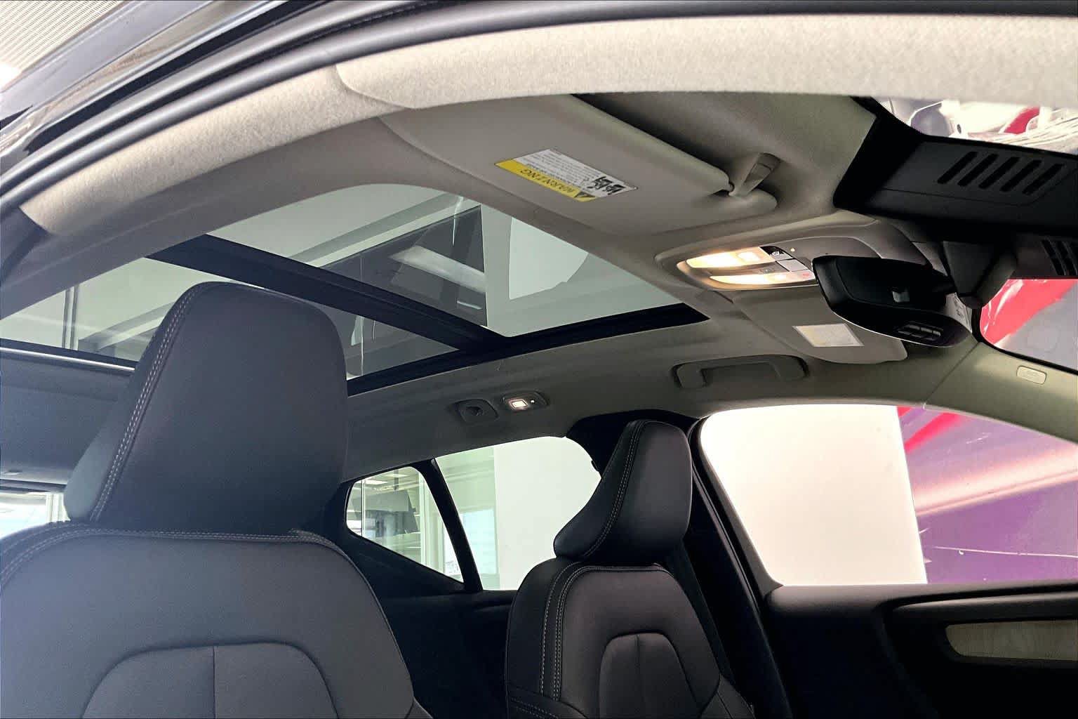 Used 2025 Volvo XC40 B5 Plus AWD/4WD image 27
