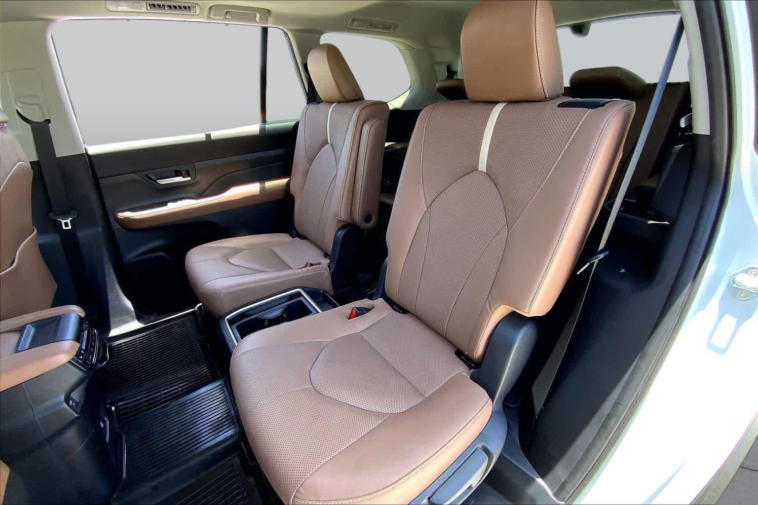 Used 2026 Toyota Grand Highlander AWD image 20