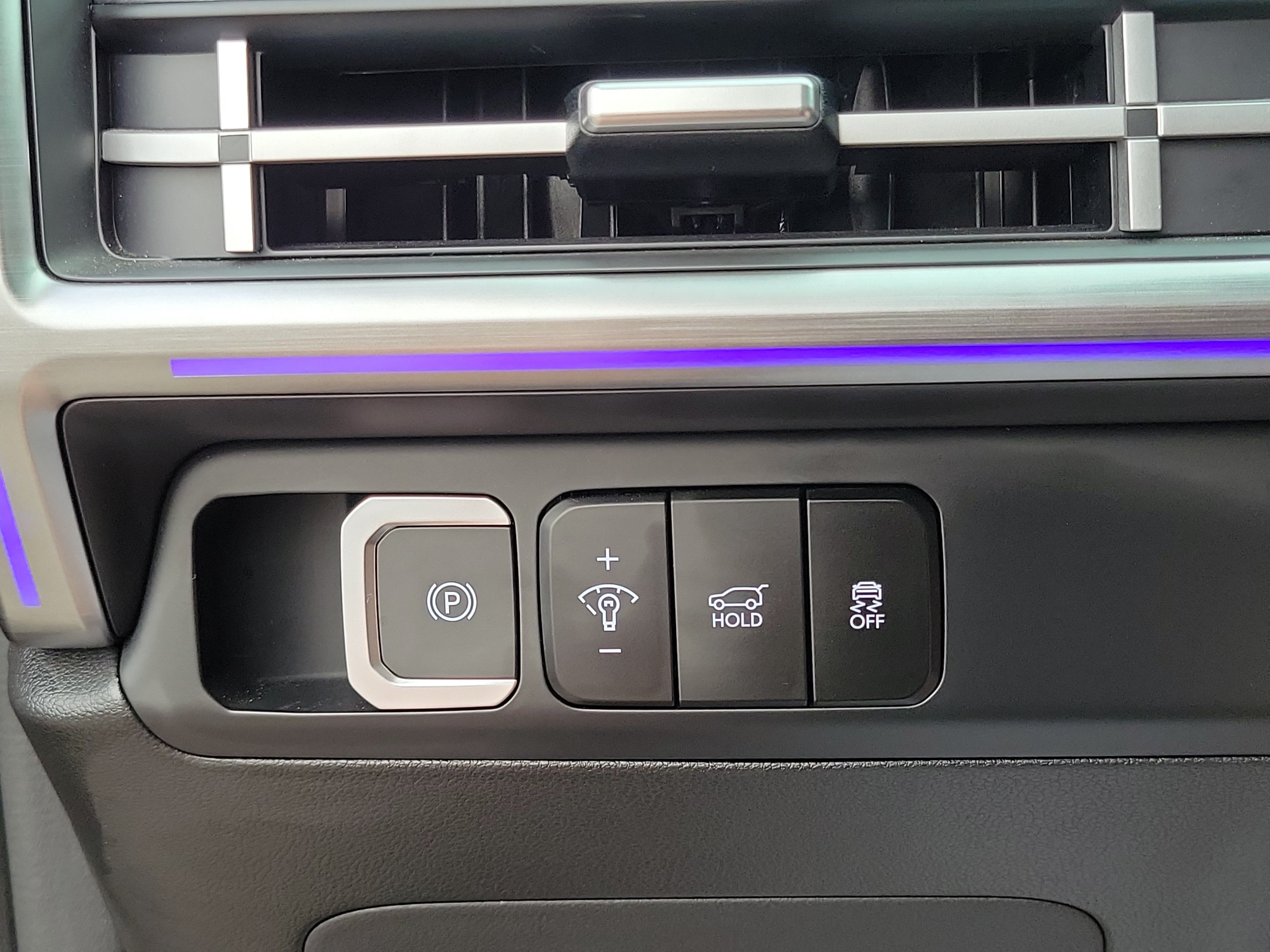 Certified 2025 Hyundai Santa Fe Limited AWD/4WD image 16