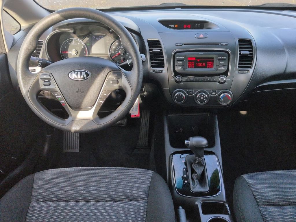 Used 2017 Kia Forte LX image 22