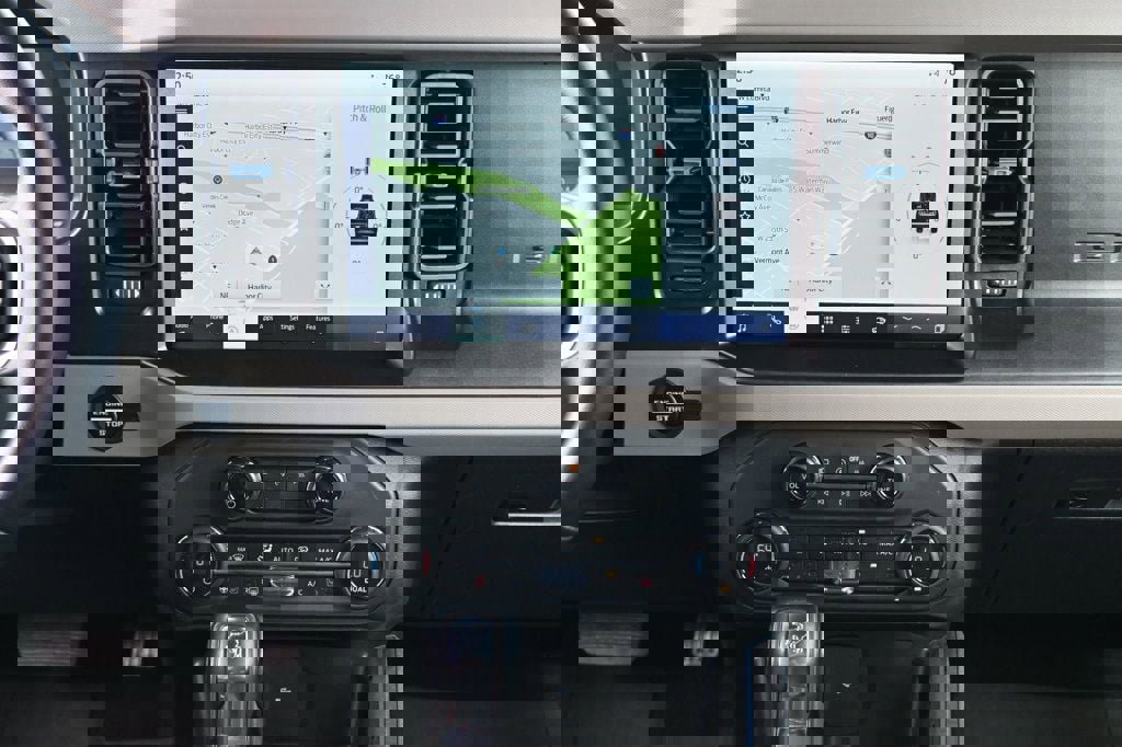 Used 2023 Ford Bronco Wildtrak image 13