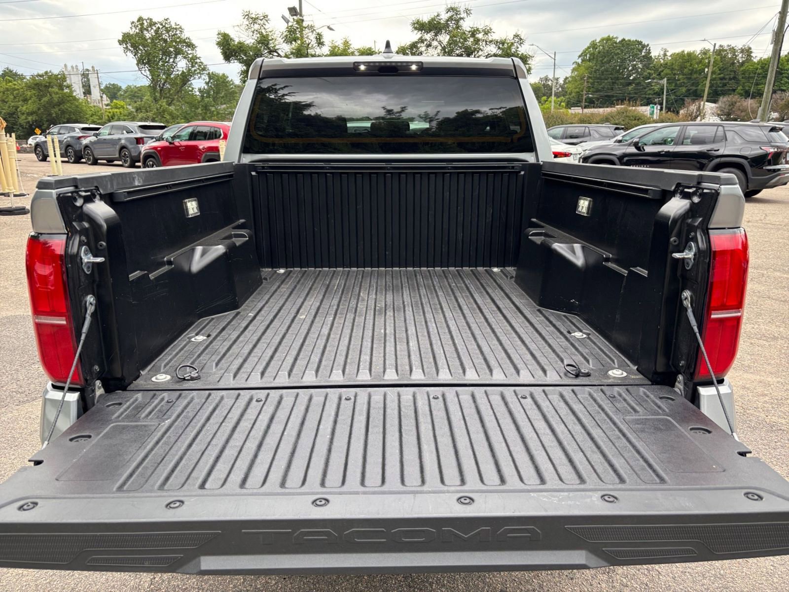 Used 2025 Toyota Tacoma TRD Off-Road AWD/4WD image 27
