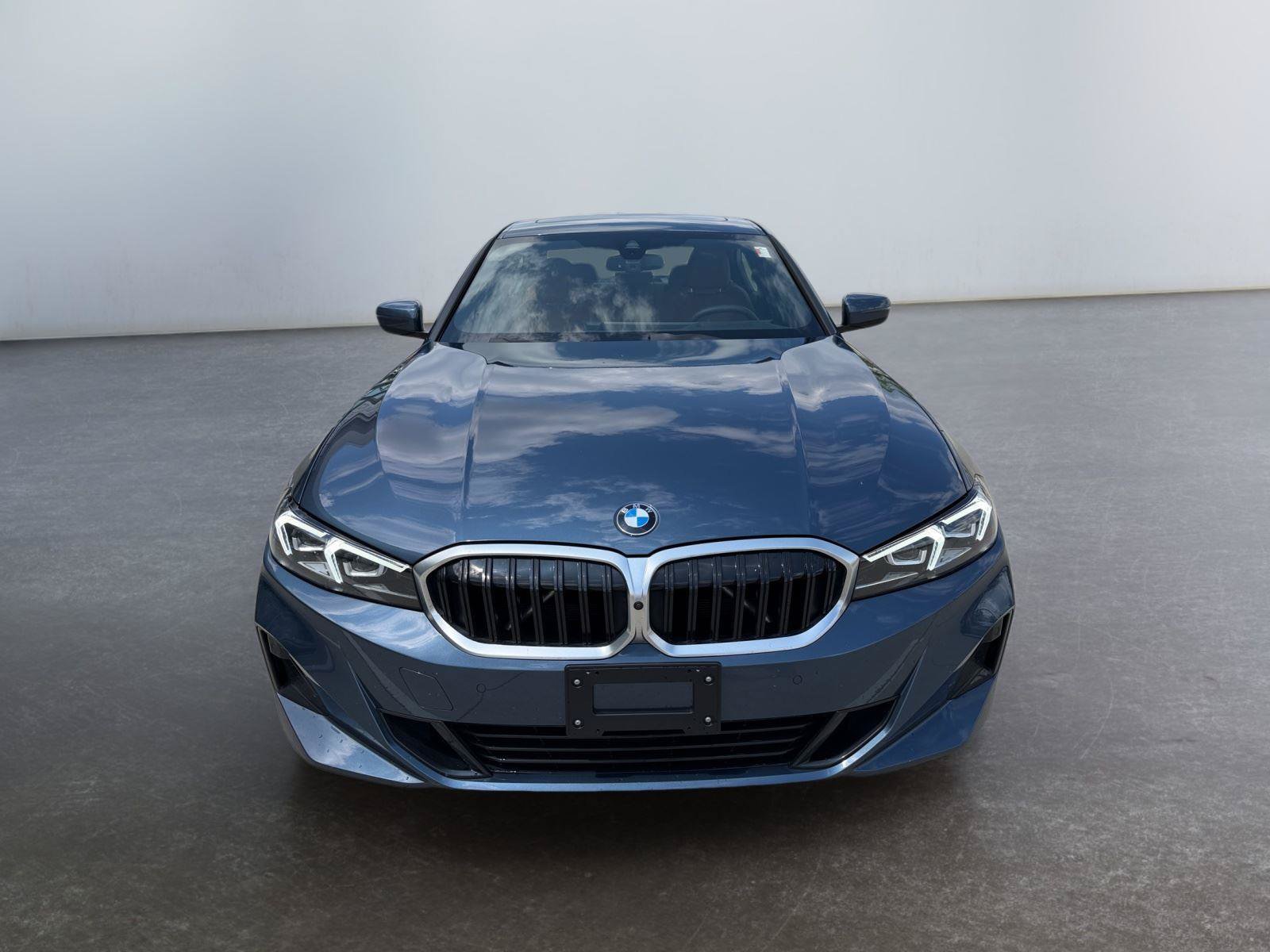 Used 2026 BMW 330i xDrive Sedan w/ Premium Package AWD/4WD image 26