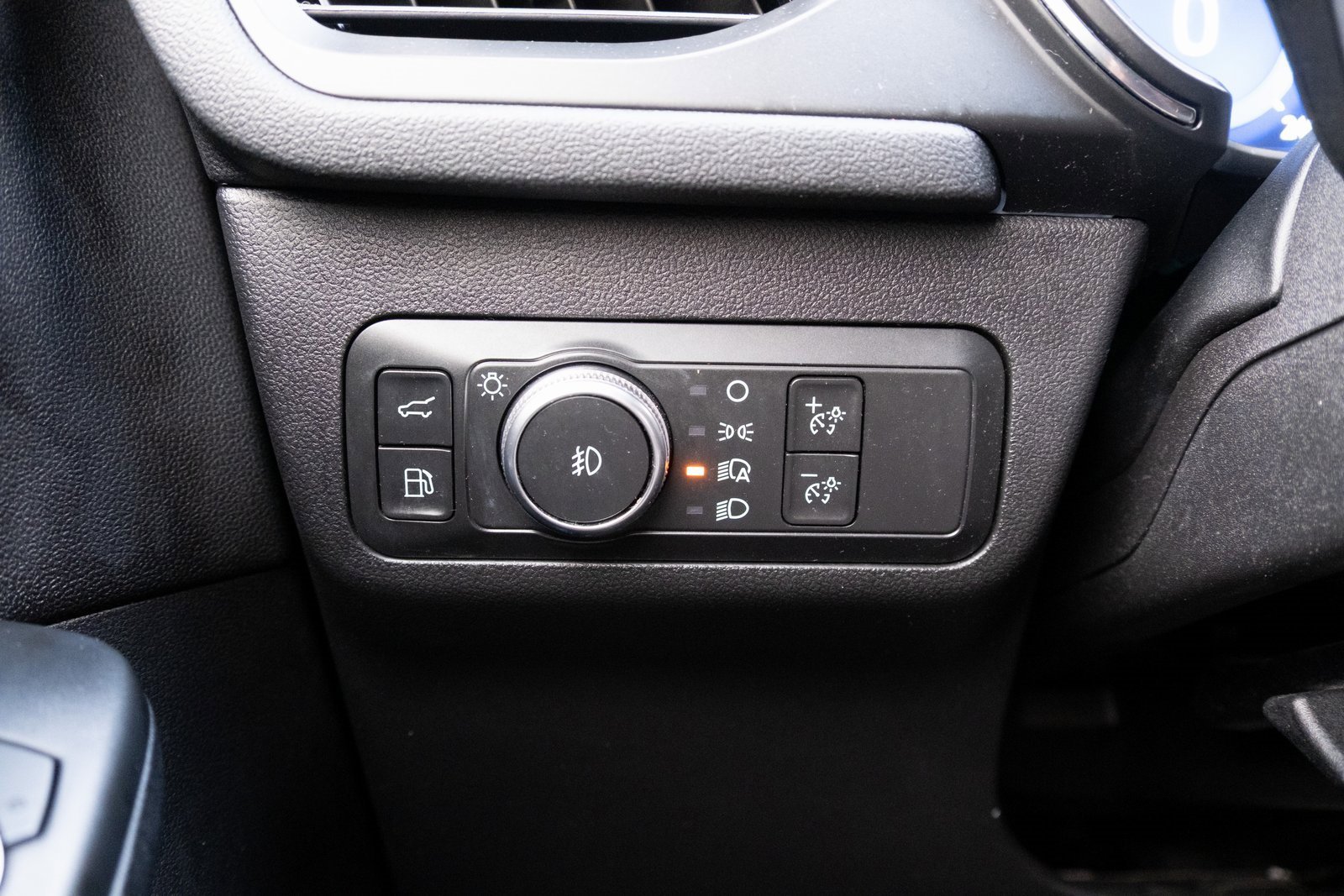 Used 2021 Ford Escape Titanium image 11