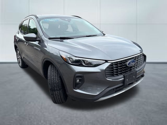 Used 2025 Ford Escape Platinum AWD/4WD image 5
