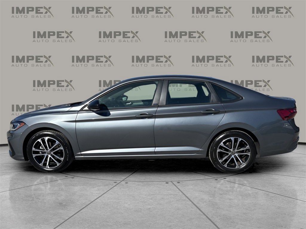 Used 2025 Volkswagen Jetta Sport image 2
