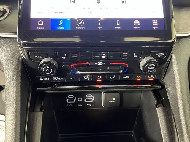 Used 2023 Jeep Grand Cherokee L Limited AWD/4WD image 36