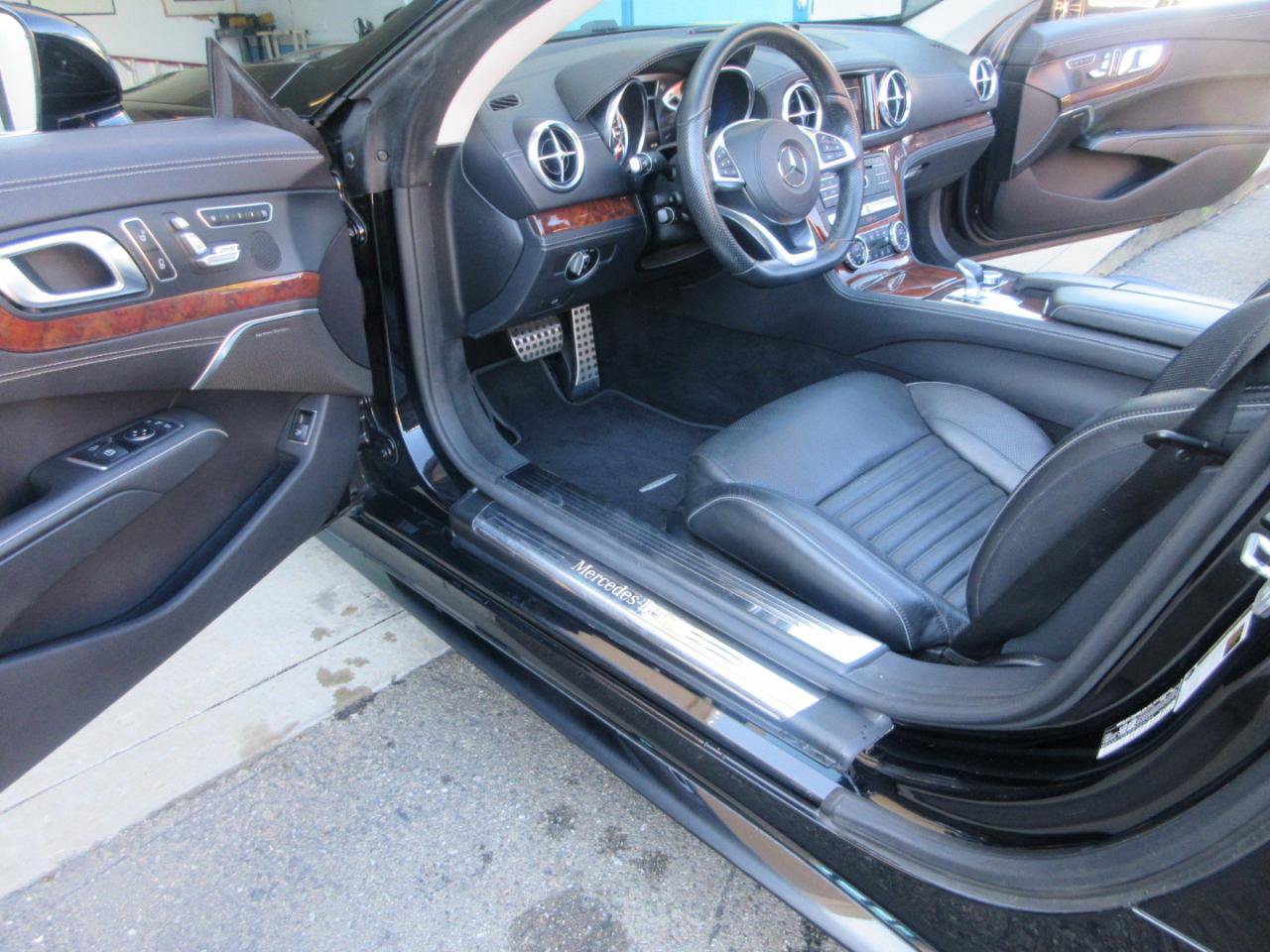 Used 2017 Mercedes-Benz SL 550 image 5