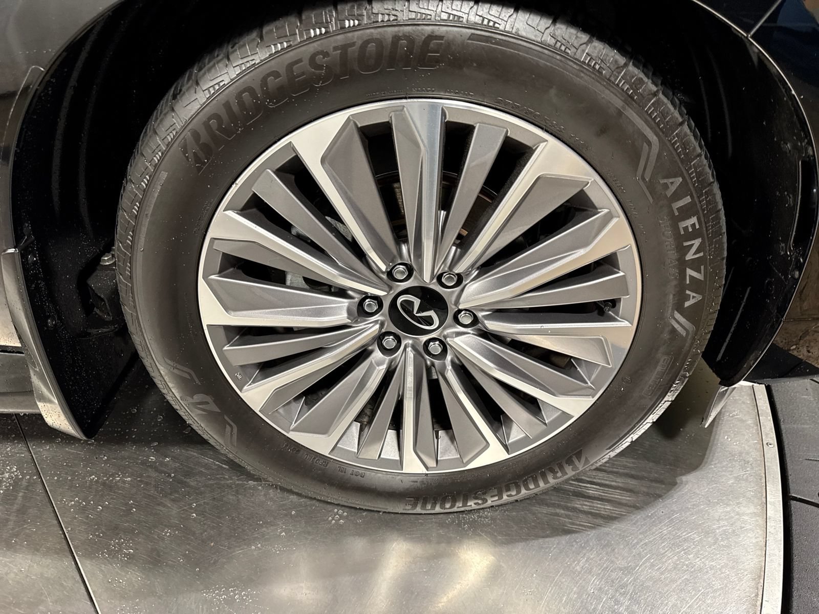 Certified 2025 INFINITI QX80 Luxe AWD/4WD image 14