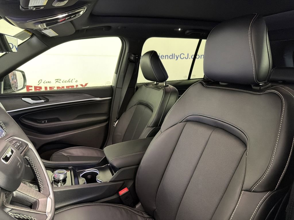 New 2026 Jeep Grand Cherokee Limited image 11
