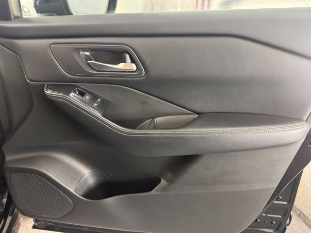 Used 2024 Nissan Rogue SV FWD image 26