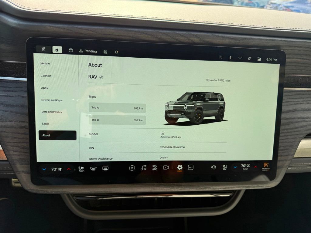Used 2023 Rivian R1S Adventure image 15