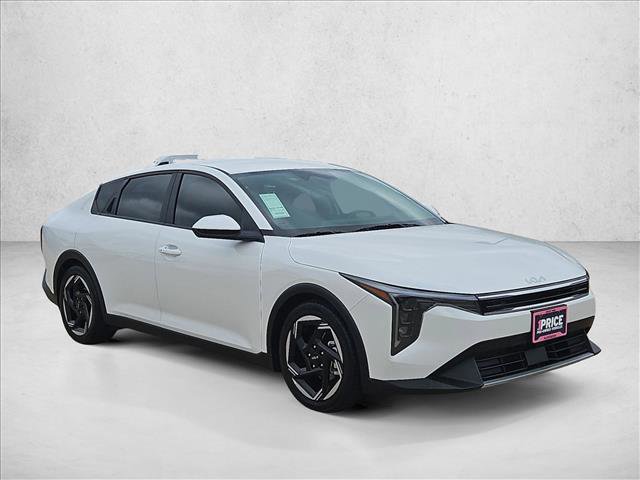 Used 2025 Kia K4 EX image 3