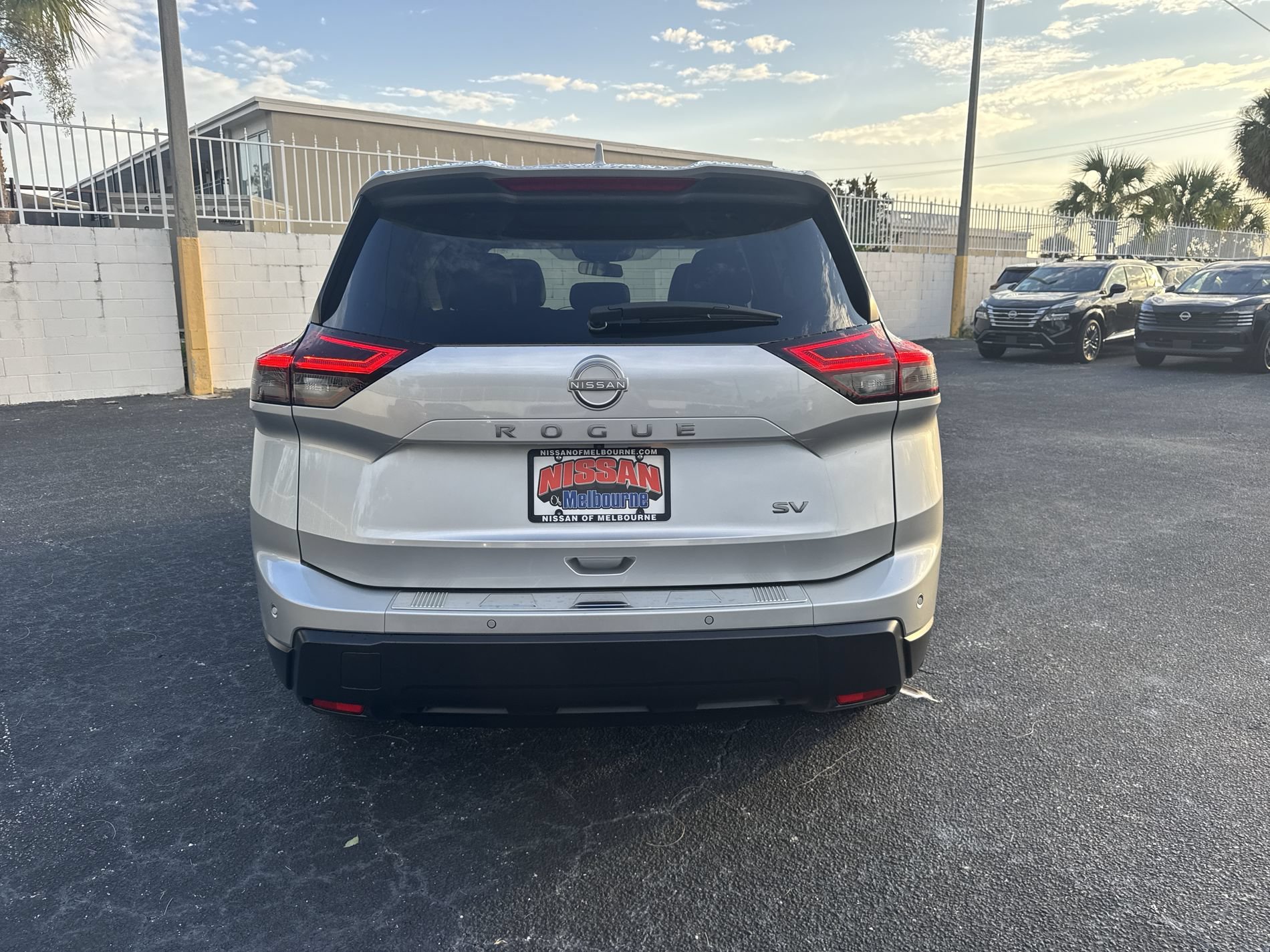 Used 2024 Nissan Rogue SV w/ SV Premium Package FWD image 5