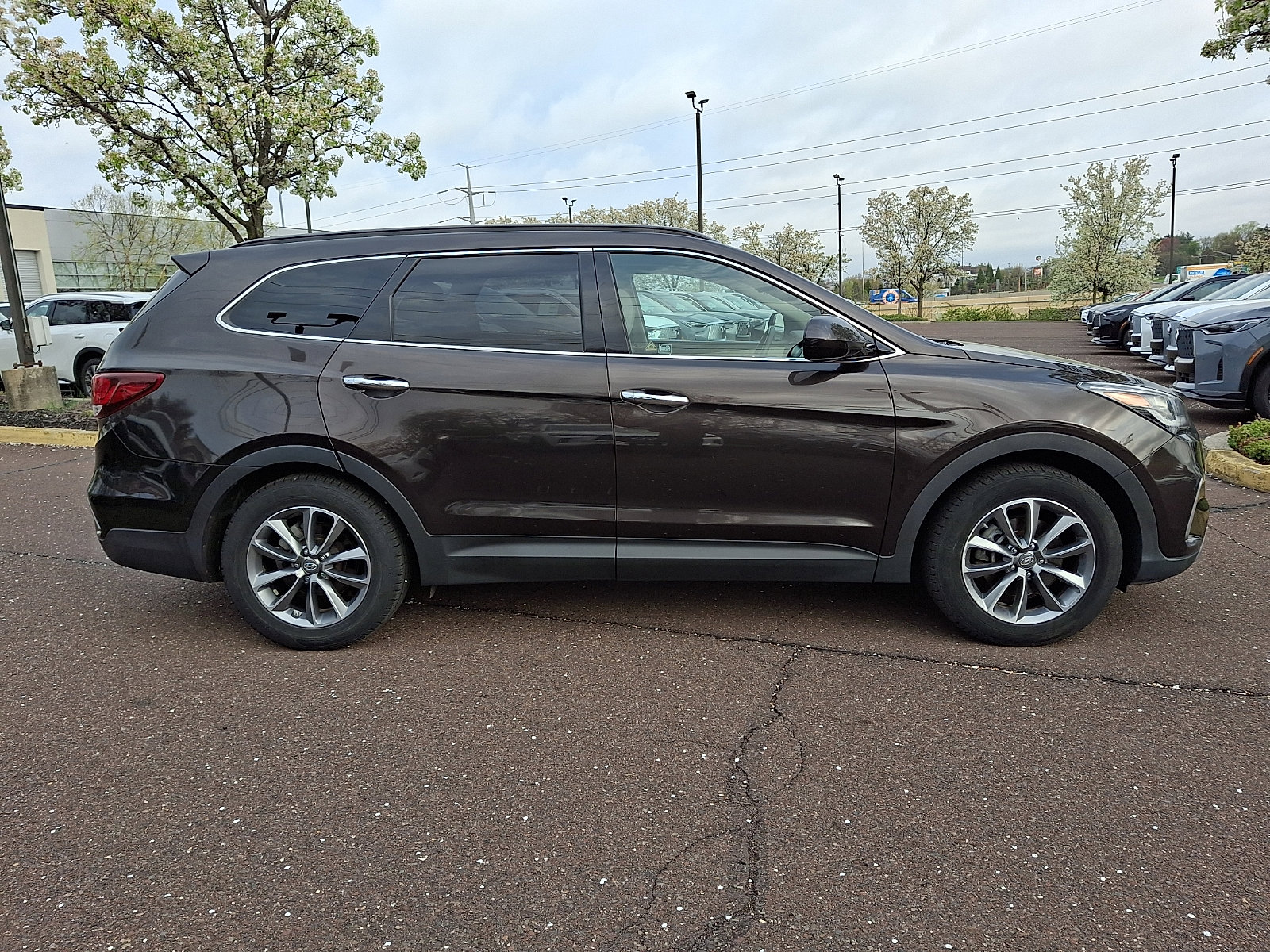 Used 2017 Hyundai Santa Fe SE FWD image 7