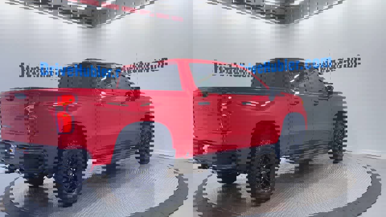 Used 2024 Chevrolet Silverado 1500 LT Trail Boss w/ Convenience Package II image 3