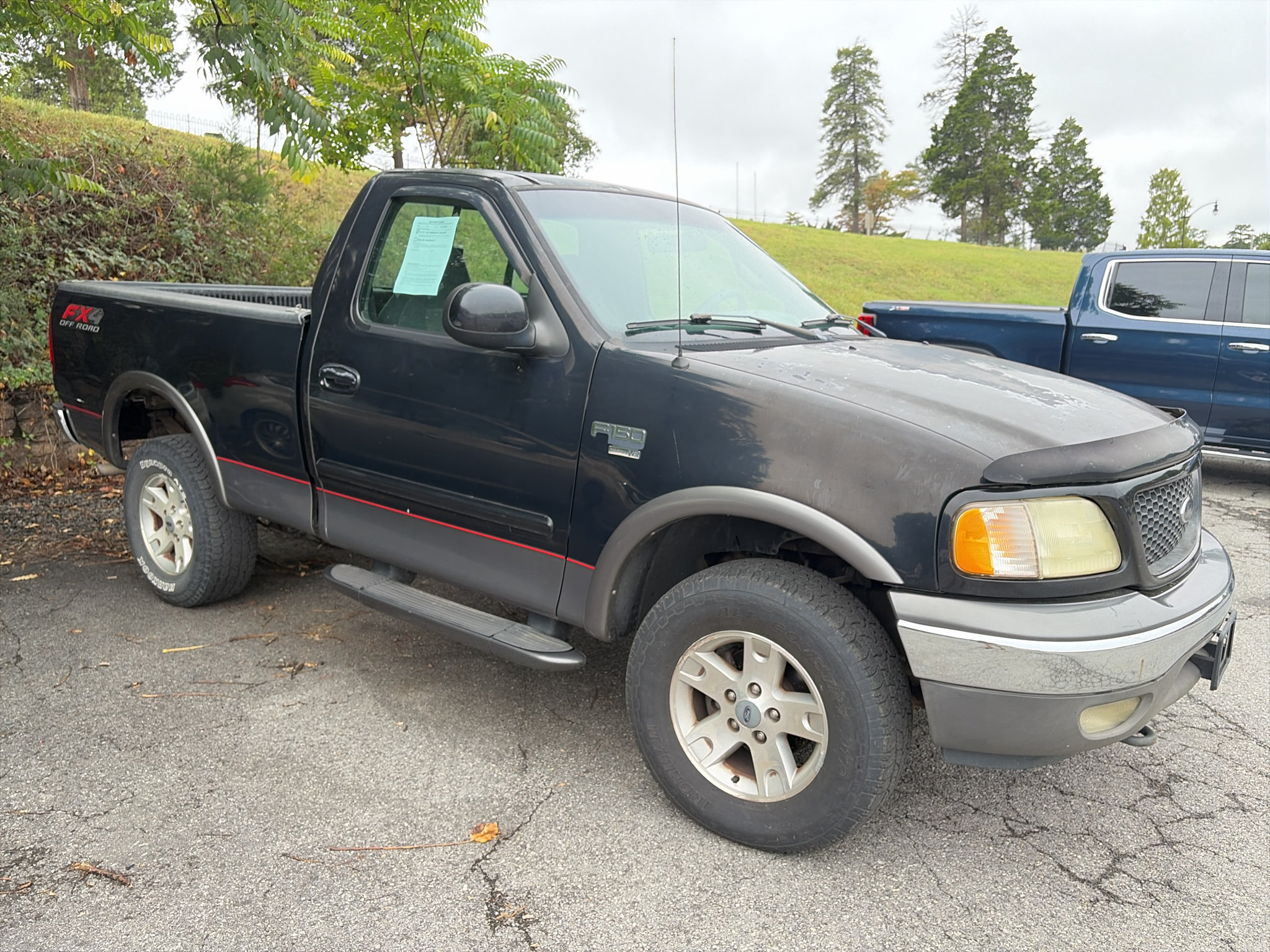 Used 2002 Ford F150 XLT AWD/4WD image 4