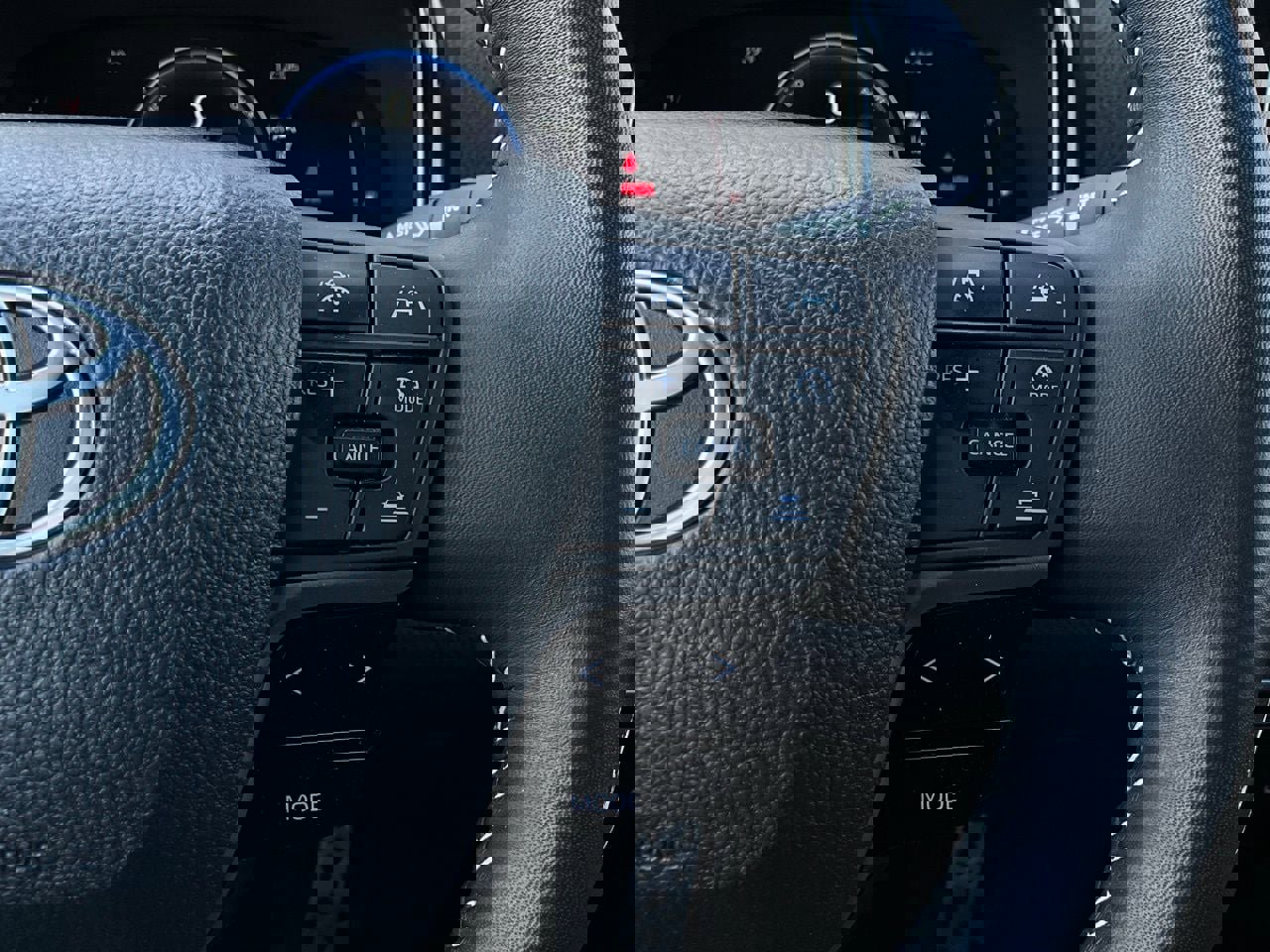 Used 2025 Toyota Camry SE image 34