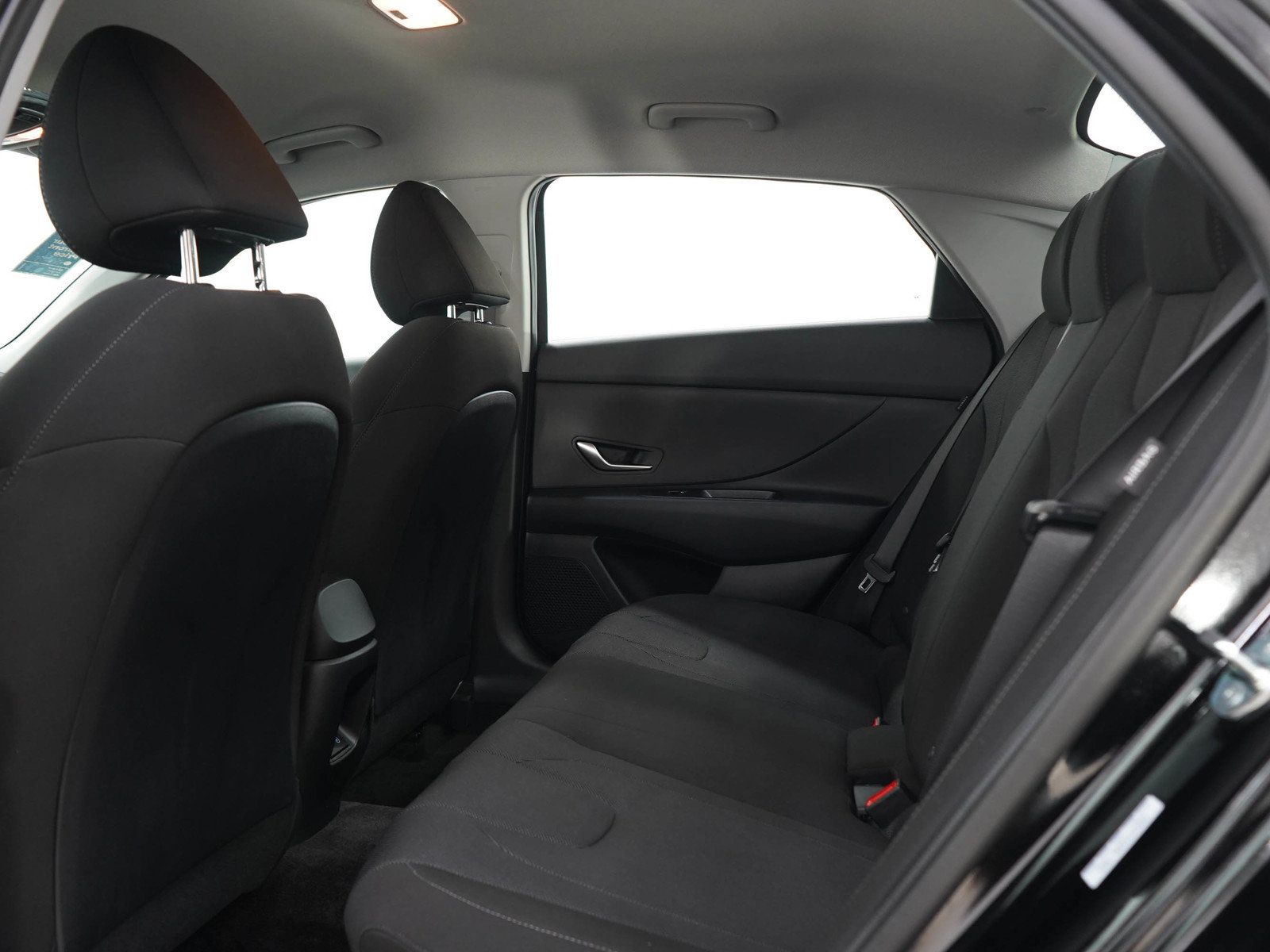 Used 2026 Hyundai Elantra SE FWD image 13