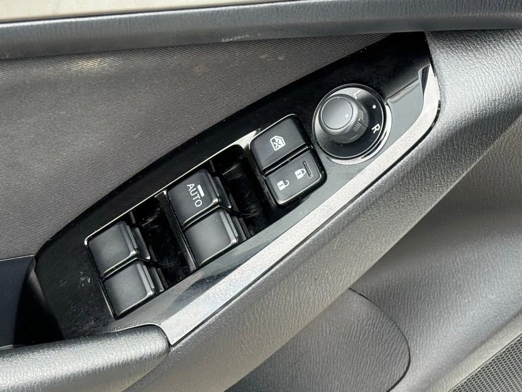 Used 2017 MAZDA MAZDA3 Sport w/ Preferred Equipment Package image 11