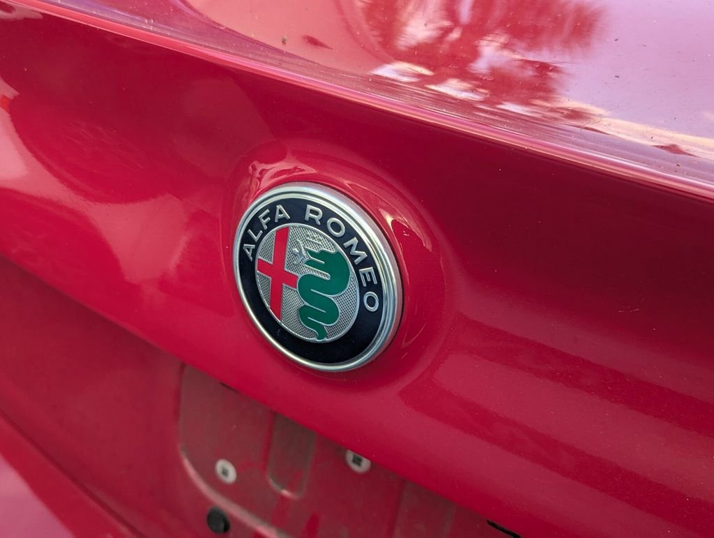 Used 2019 Alfa Romeo Giulia w/ Nero Edizione RWD image 12