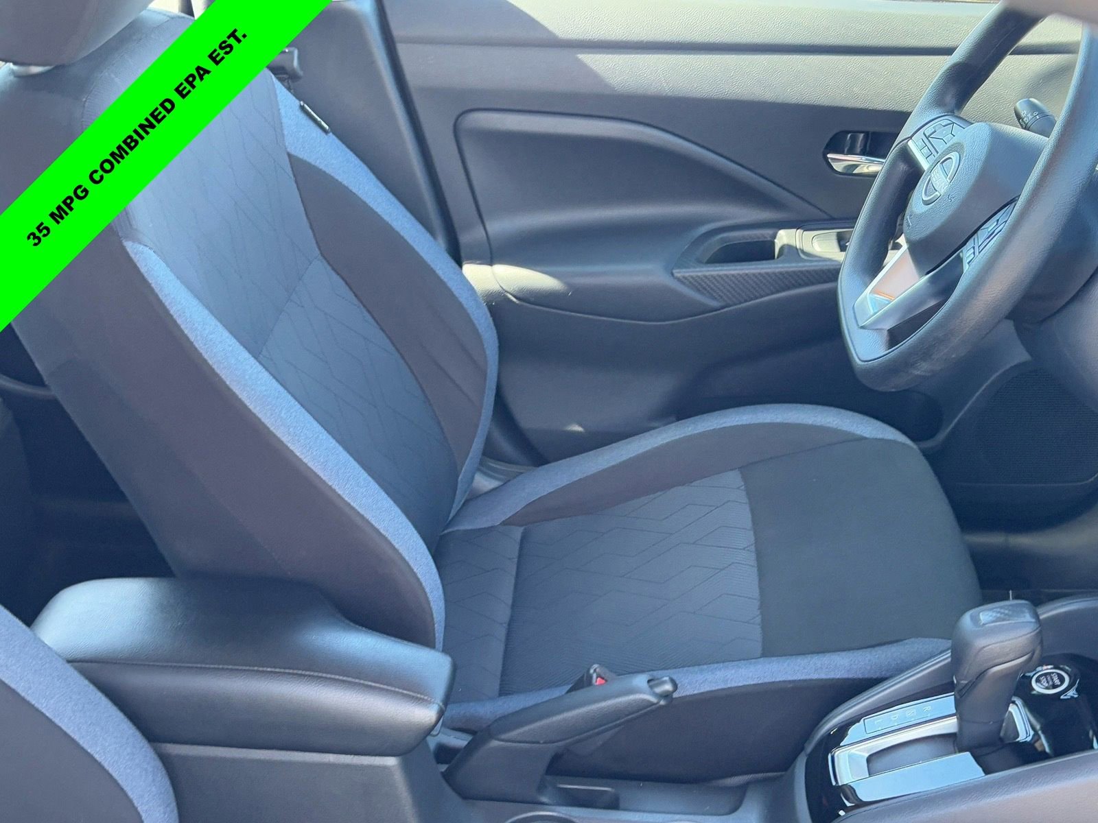 Used 2025 Nissan Versa SV image 10