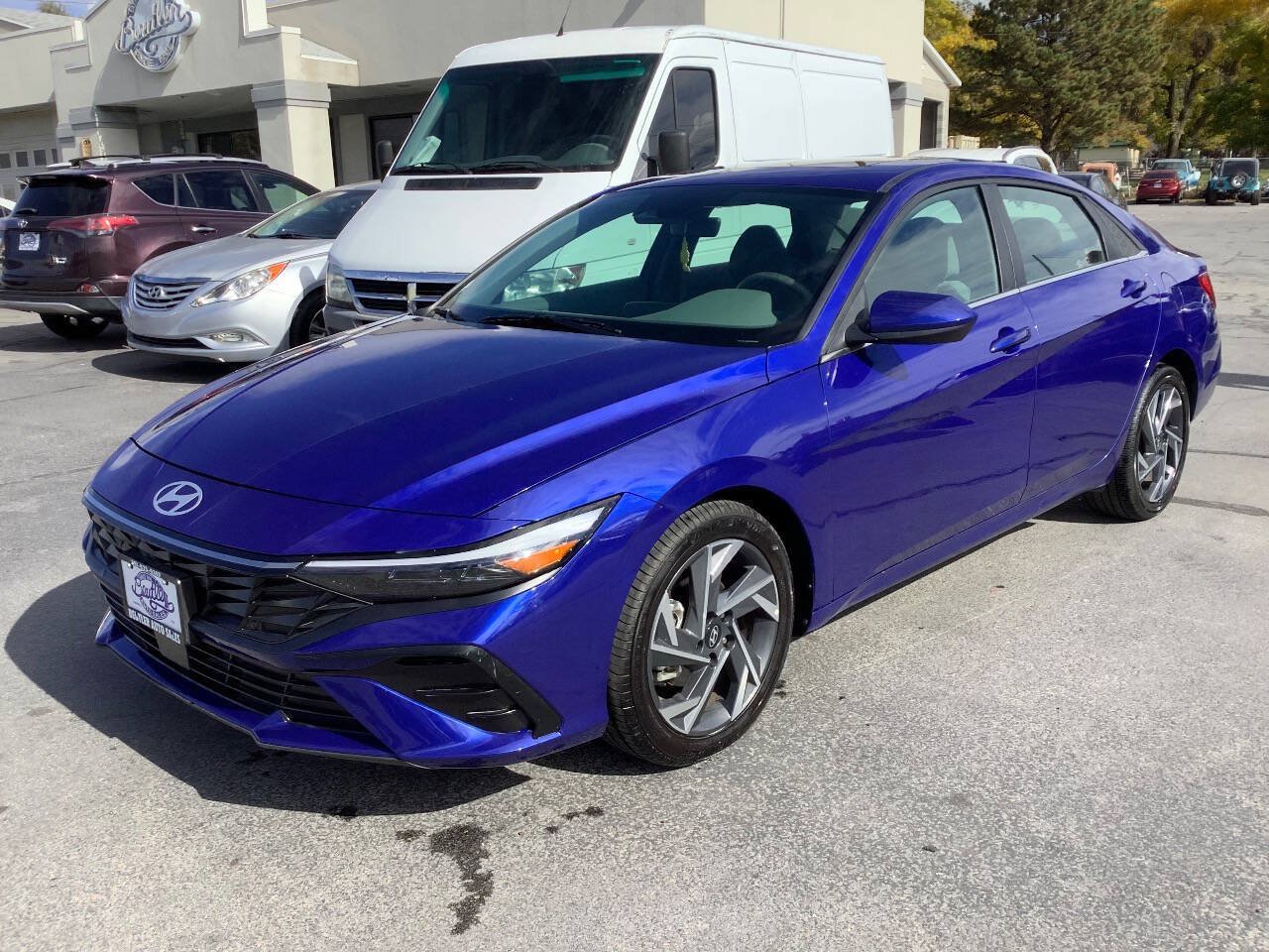 Used 2025 Hyundai Elantra SEL FWD image 2