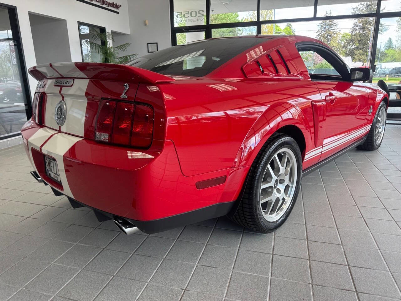 Used 2007 Ford Mustang Shelby GT500 RWD image 11