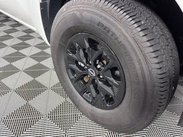 Used 2024 Nissan Frontier SV w/ Technology Package RWD image 15