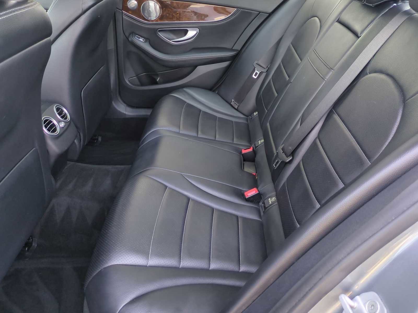 Used 2015 Mercedes-Benz C 300 4MATIC Sedan image 21