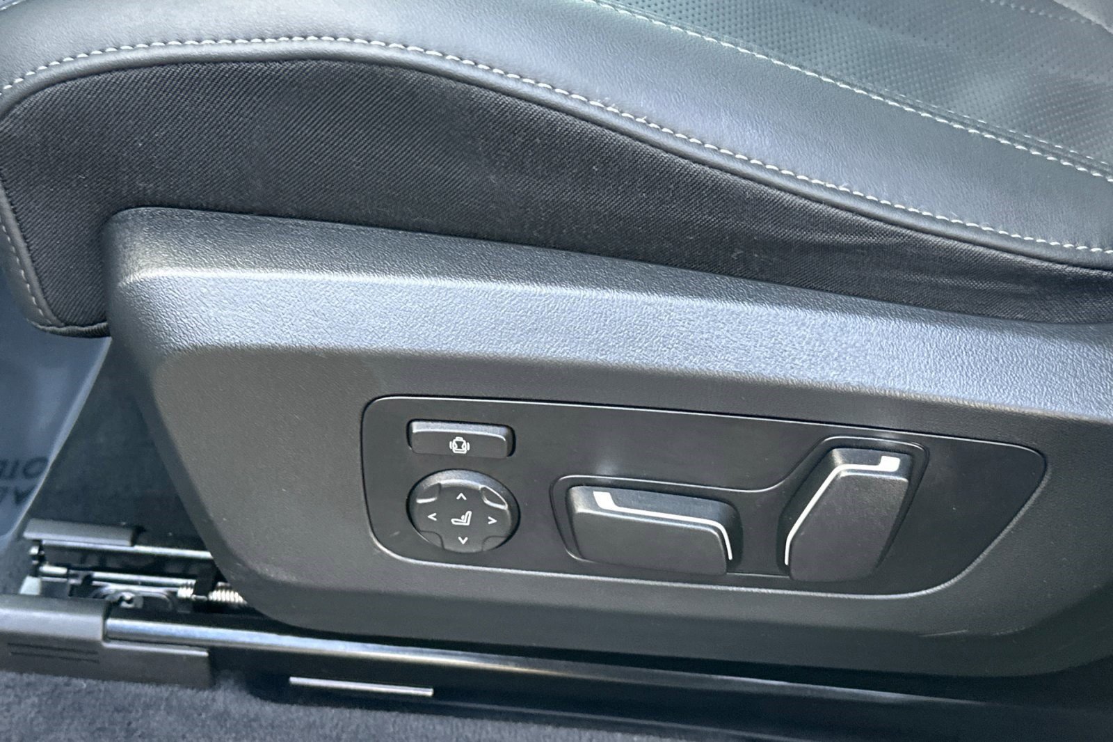 Used 2025 BMW X3 xDrive30i w/ Convenience Package image 15