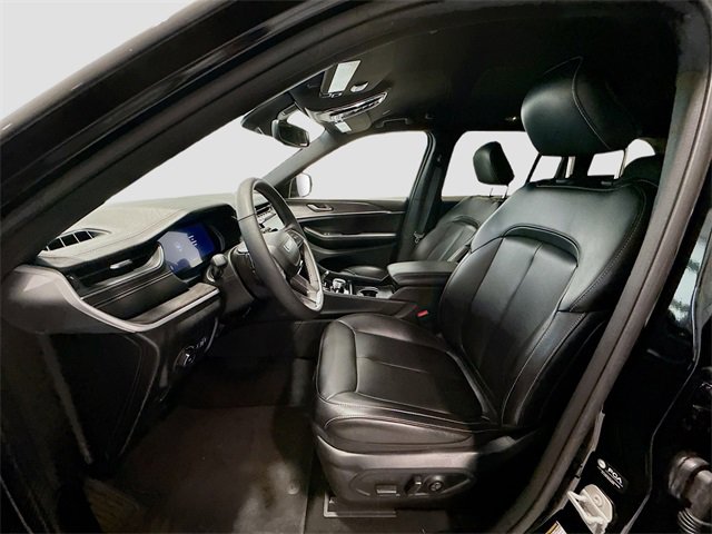 Used 2024 Jeep Grand Cherokee Limited image 19