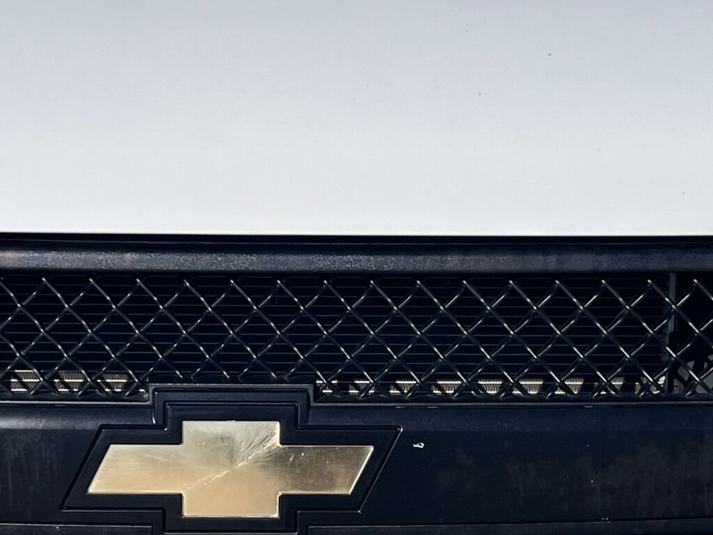 Used 2023 Chevrolet Express 2500 Extended image 9