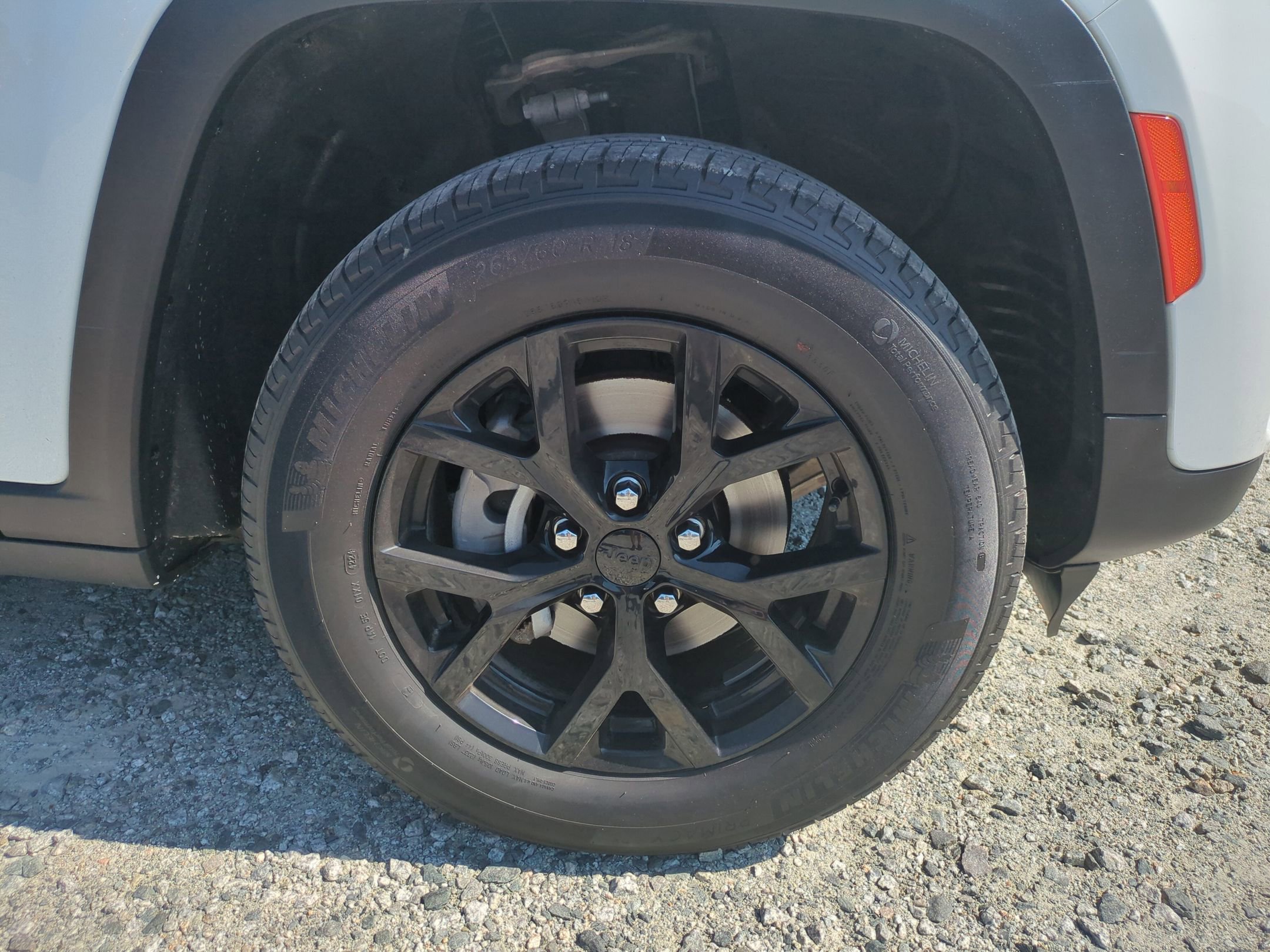 Used 2025 Jeep Grand Cherokee Altitude AWD/4WD image 12