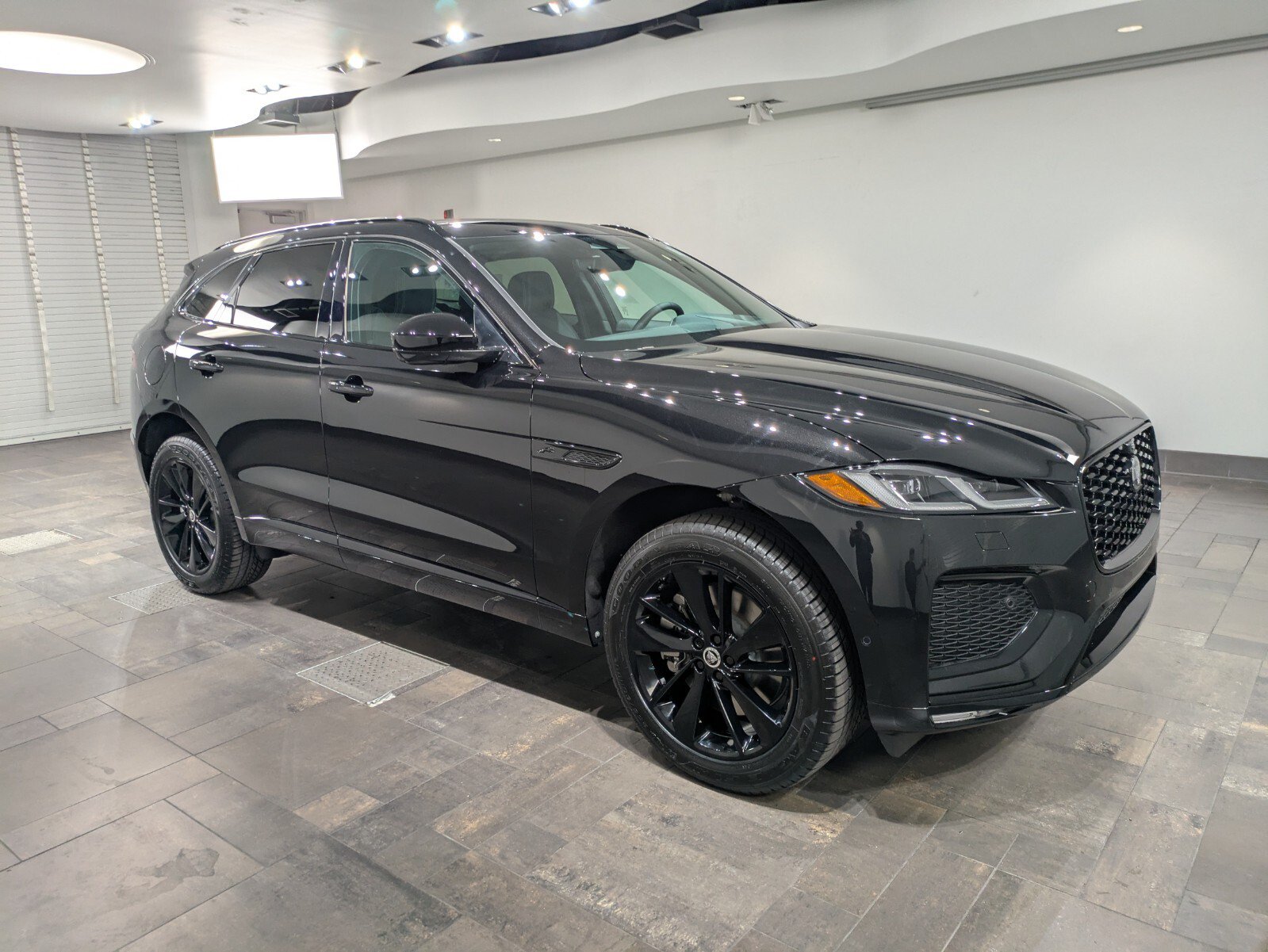 New 2026 Jaguar F-PACE R-Dynamic S AWD/4WD image 27