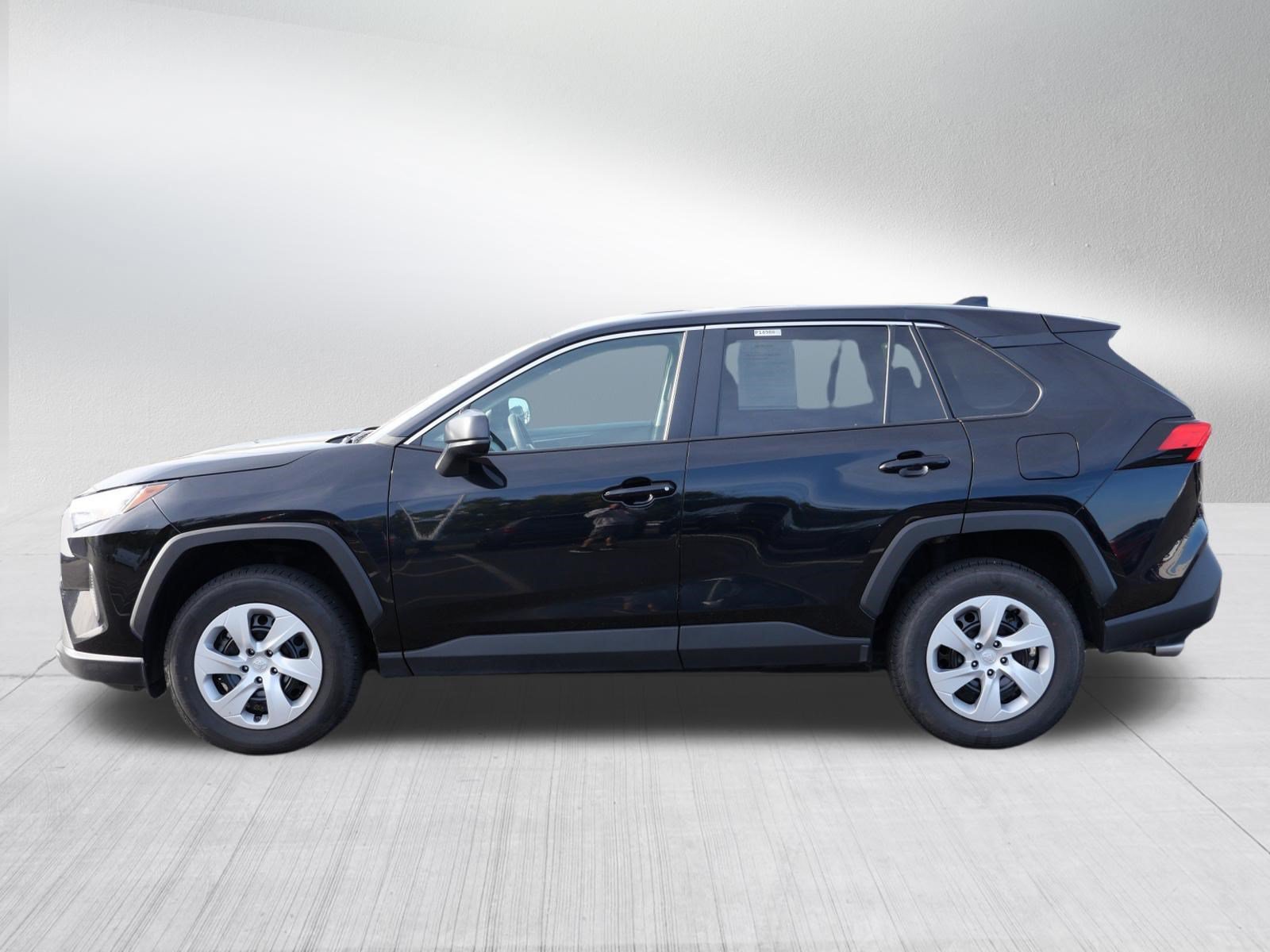 Certified 2025 Toyota RAV4 LE AWD/4WD image 4
