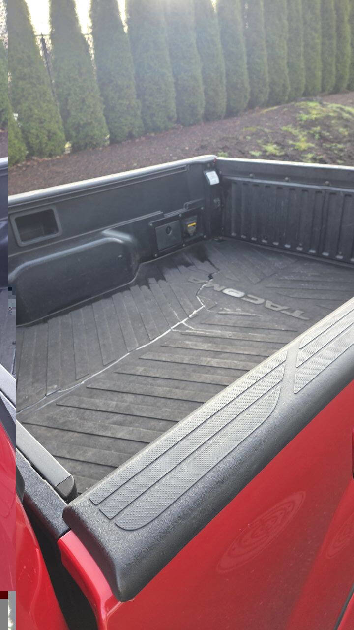 Used 2009 Toyota Tacoma V6 4x4 4dr Double Cab 6.1 ft. image 12