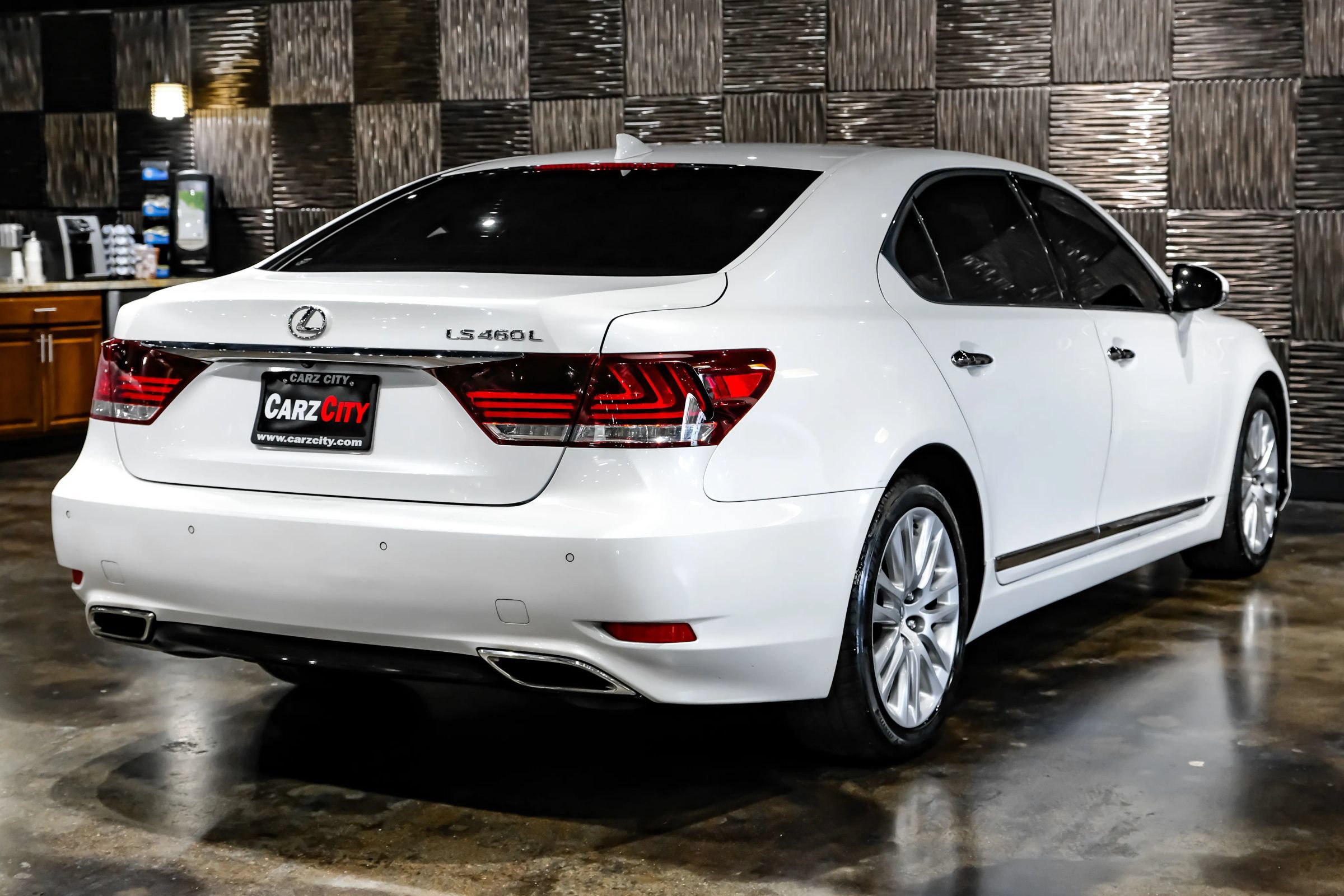 Used 2015 Lexus LS 460 L RWD image 8