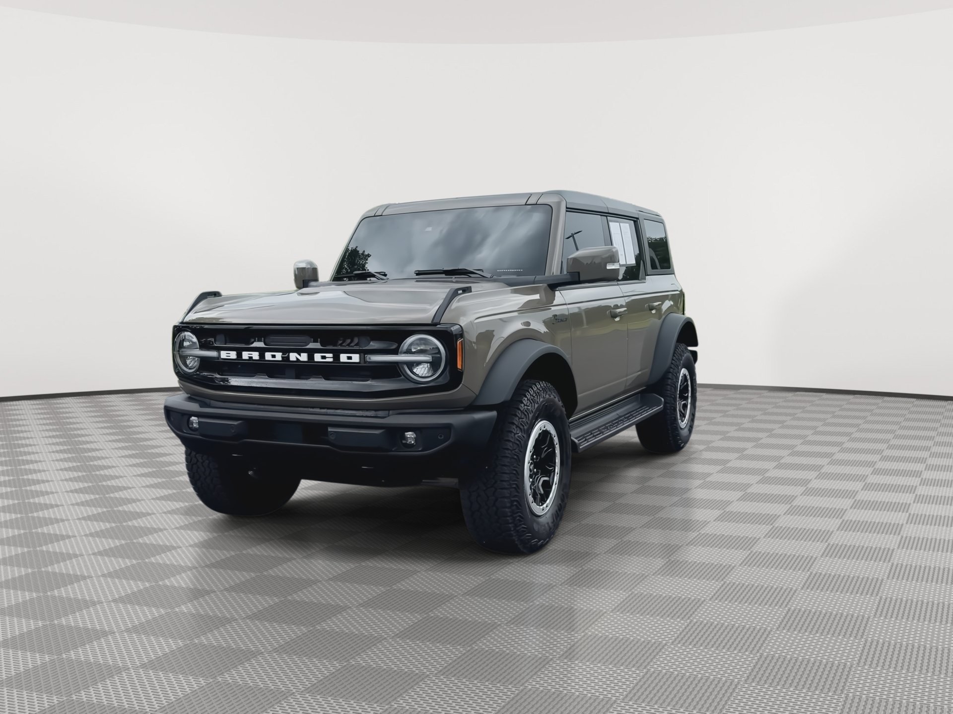 Used 2025 Ford Bronco Outer Banks w/ Sasquatch Package AWD/4WD image 4