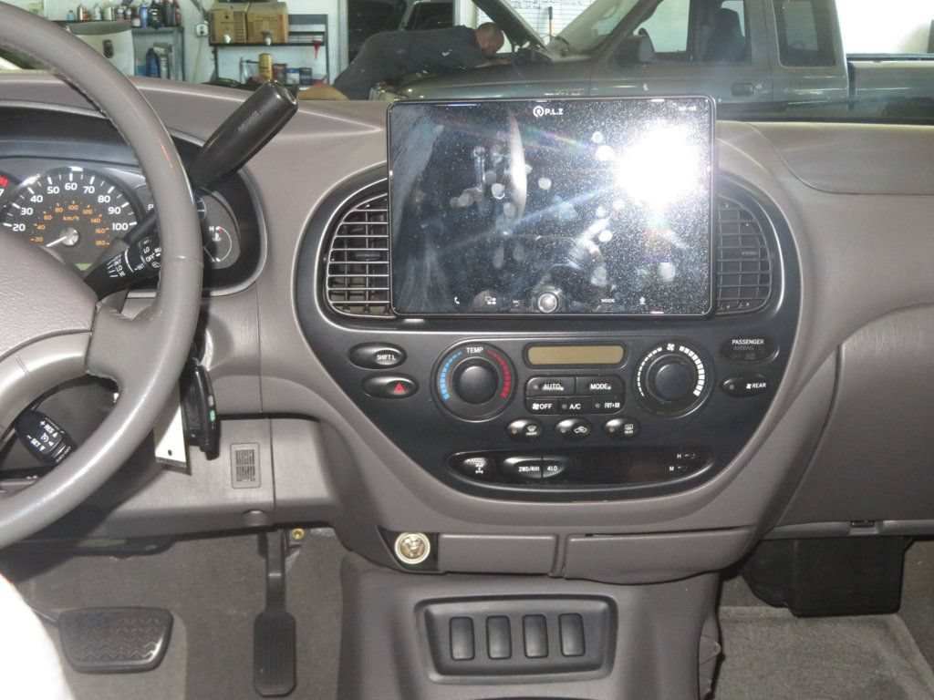 Used 2006 Toyota Sequoia SR5 AWD/4WD image 41