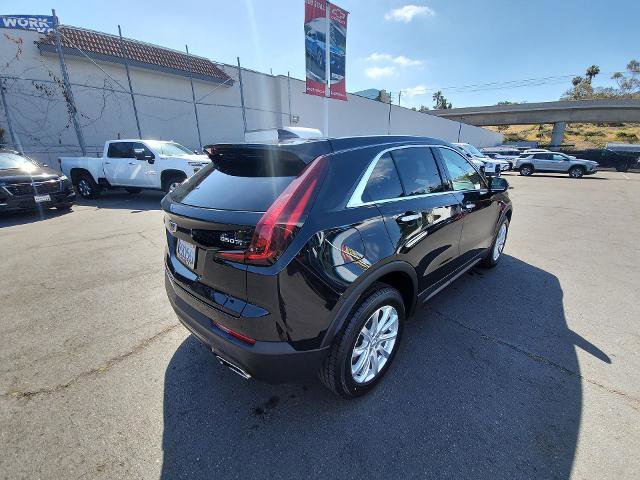Used 2023 Cadillac XT4 Luxury w/ Cold Weather Package image 8