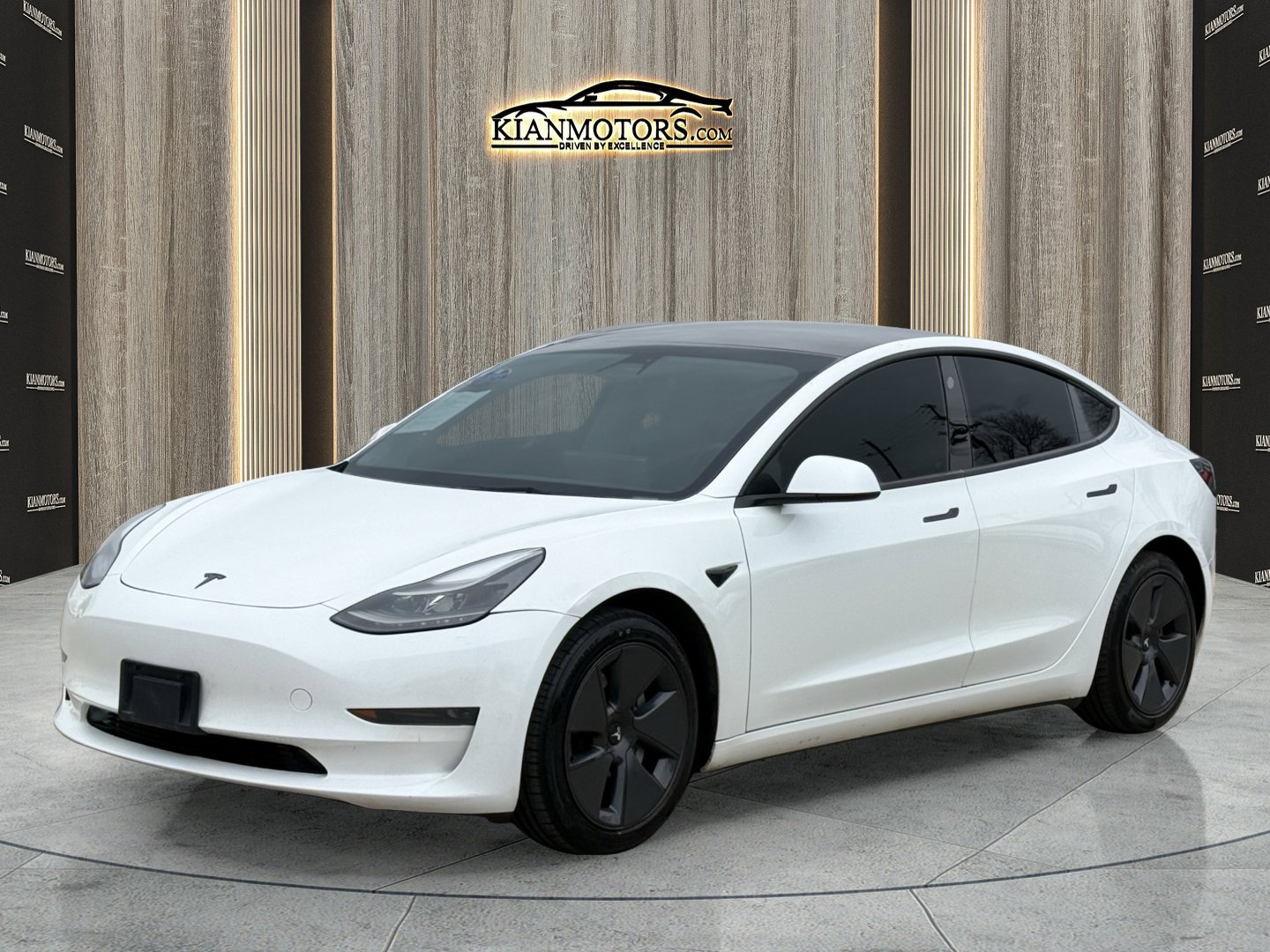 Used 2023 Tesla Model 3 Standard Range image 9