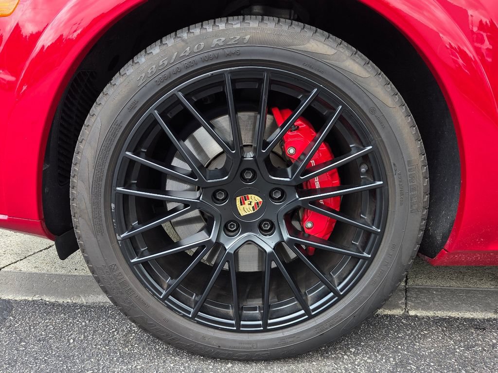 Certified 2023 Porsche Cayenne GTS AWD/4WD image 24