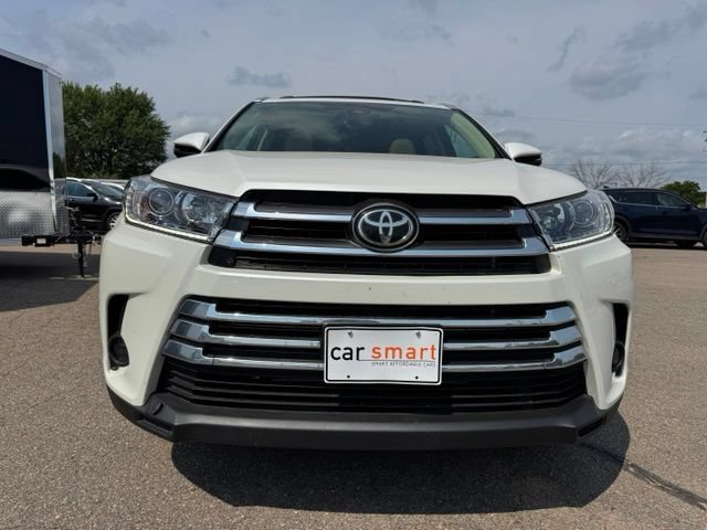 Used 2019 Toyota Highlander XLE AWD/4WD image 2